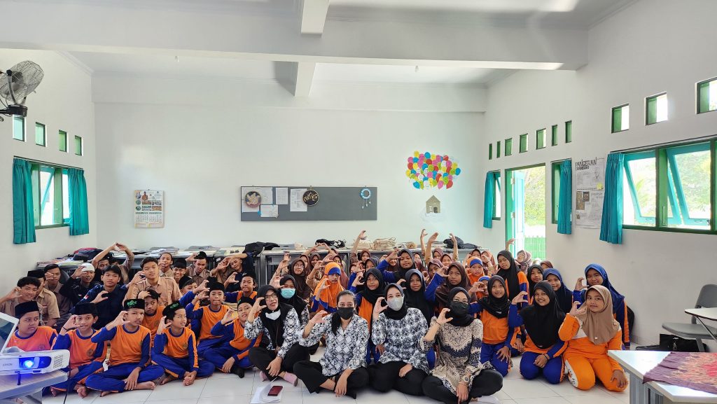 Santri Ngaji Kesehatan Bersama Dokter & Bidan dari Pusat Kesehatan Masyarakat Depok 1