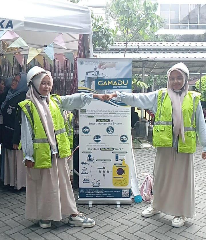 MADIPO Membuka Peluang PTN 40% Melalui Program Layanan Prima Diponegoro Maju PTN MADIPO Membuka Peluang PTN 40% Melalui Program Layanan Prima Diponegoro Maju PTN