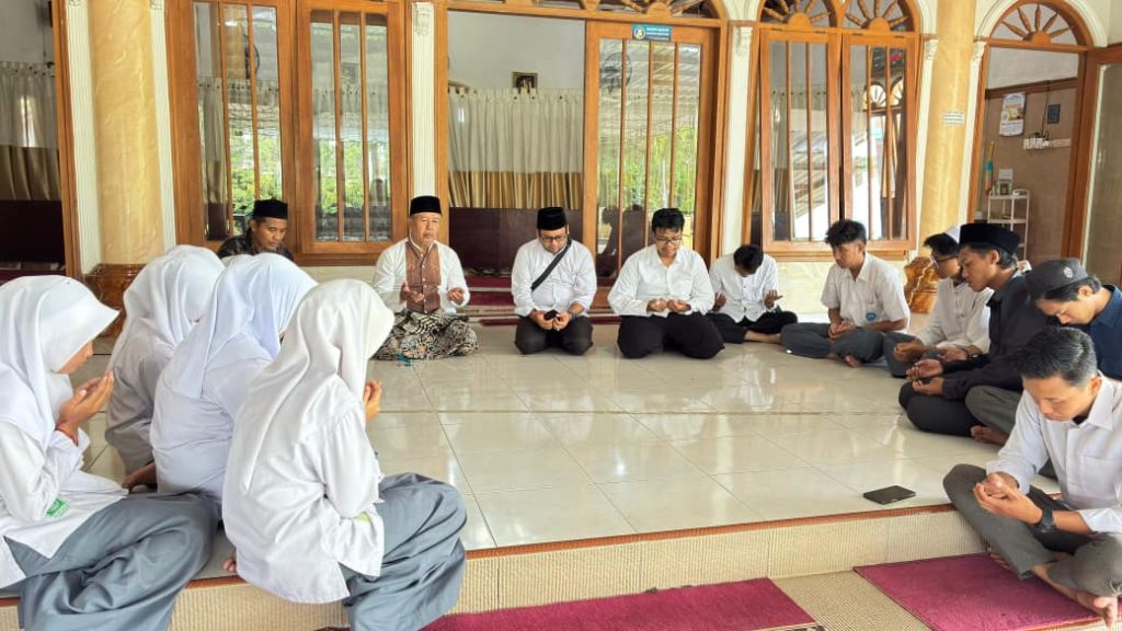 Melampaui Ruang Kelas: Ikhtiar GEMA Softskill MADIPO Membangun Karakter di Jantung Masyarakat