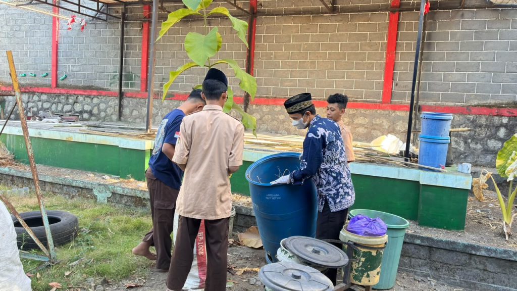 Geliling MADIPO Batch II: Menguatkan Karakter Santri Lewat 5R Geliling MADIPO Batch II: Menguatkan Karakter Santri Lewat 5R