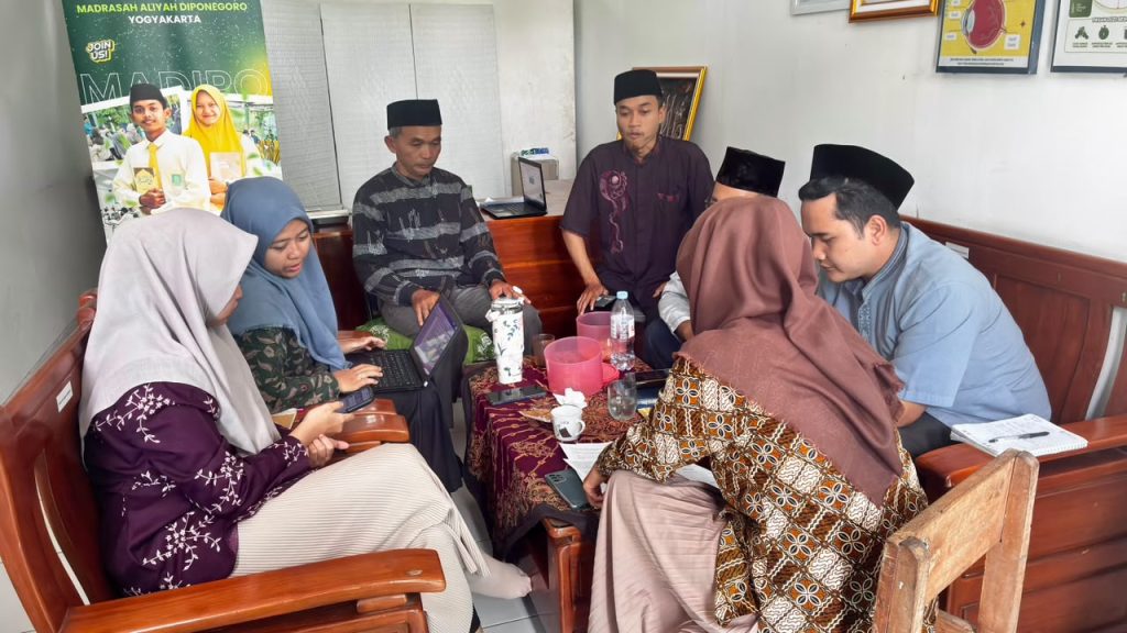 MADIPO Perkuat Sinergi Pimpinan dan Buka English Week Festival MADIPO Perkuat Sinergi Pimpinan dan Buka English Week Festival