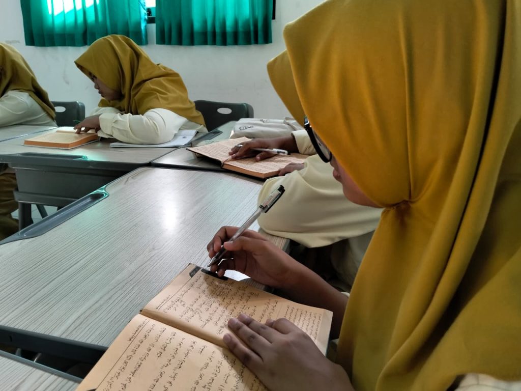 Mengaji Hadis Rasa Laboratorium: Cara Santri Hidupkan Nilai Nubuwah Mengaji Hadis Rasa Laboratorium: Cara Santri Hidupkan Nilai Nubuwah