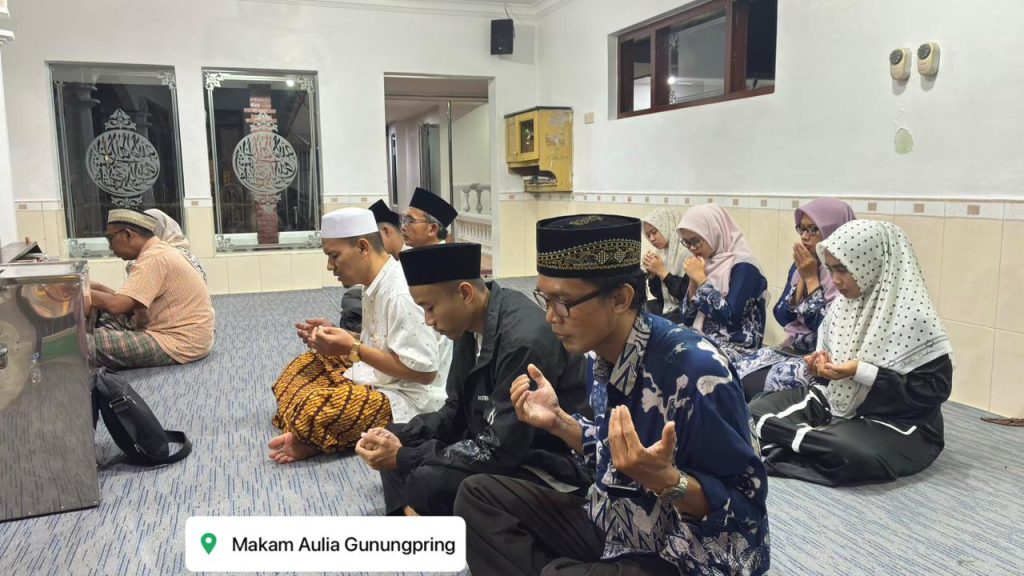 MADIPO Gelar Ziarah Tabarukan di Empat Makbarah, Harap Keberkahan Ulama dan Aulia