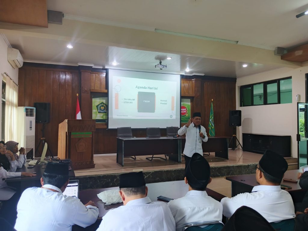 Sembilan Pilar Prestasi: MADIPO Tandatangani Kontrak Unggul 2026 Bersama Kankemenag Sleman