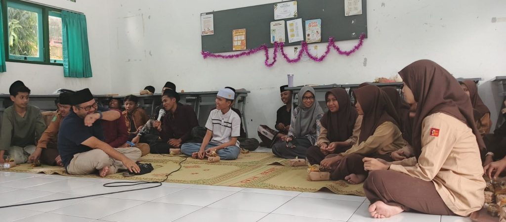 Santri Berani Suara! Manaqib dan Hearing Ubah Keluhan Jadi Karakter Pemimpin Santri Berani Suara! Manaqib dan Hearing Ubah Keluhan Jadi Karakter Pemimpin