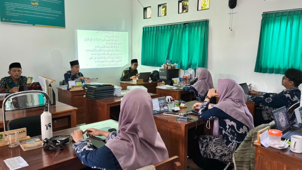 Tingkatkan Mutu Berbasis Data, Guru MA Diponegoro Yogyakarta Ikuti Sulingjar Tingkatkan Mutu Berbasis Data, Guru MA Diponegoro Yogyakarta Ikuti Sulingjar