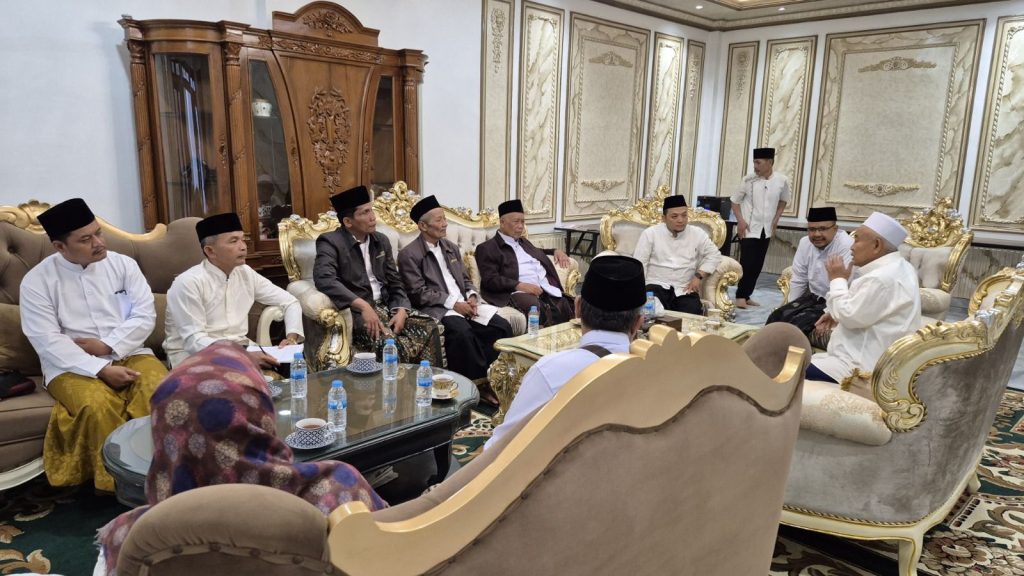 Melestarikan Warisan, Membangun Masa Depan: Studi Tiru Kepemimpinan Pesantren Melestarikan Warisan, Membangun Masa Depan: Studi Tiru Kepemimpinan Pesantren