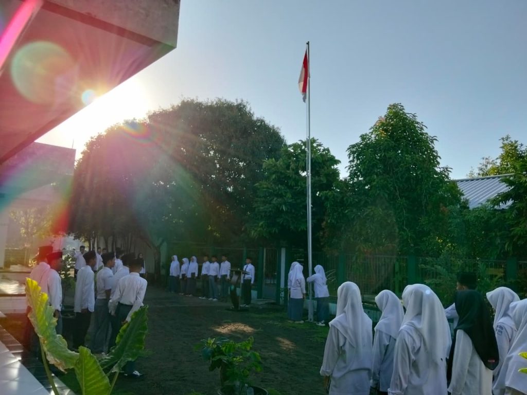 Mencetak Santri Masa Depan: MA Diponegoro Luncurkan Formula Karakter ‘TCS’ di Mimbar Upacara Mencetak Santri Masa Depan: MA Diponegoro Luncurkan Formula Karakter ‘TCS’ di Mimbar Upacara