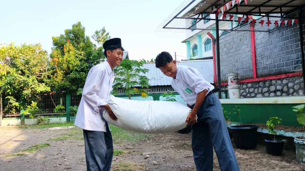 MADIPO Luncurkan Workshop Biochar: Santri Ciptakan Karbon Negatif ala IPCC